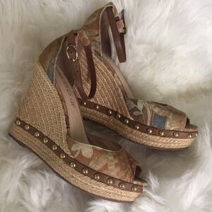 ALDO Tan Lila Wedges